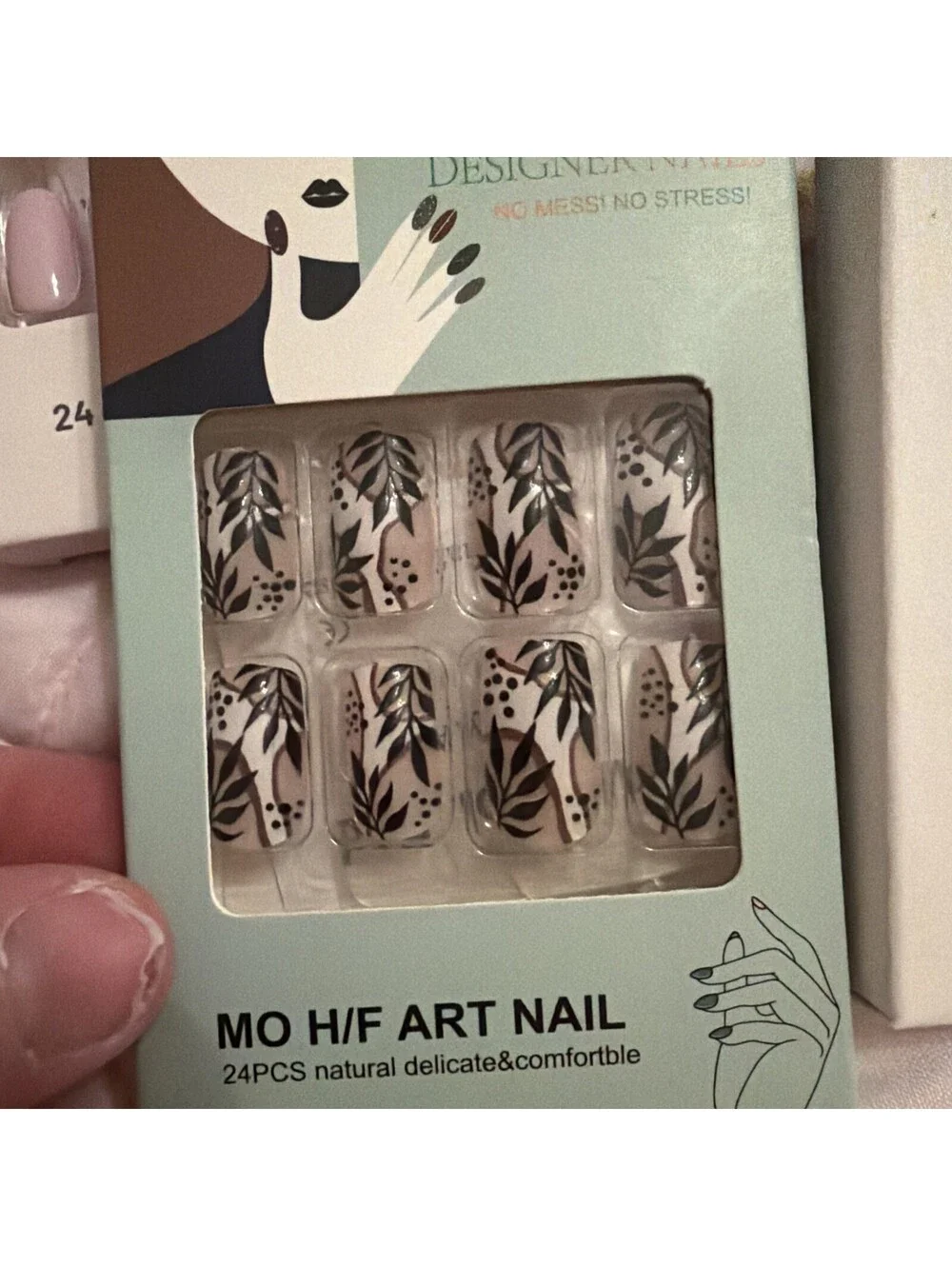 Nail Kits 16 Press Ons, 3 Uv Soak Off, 2 Nail Files, 4 Nail Glue, Metal Tools
